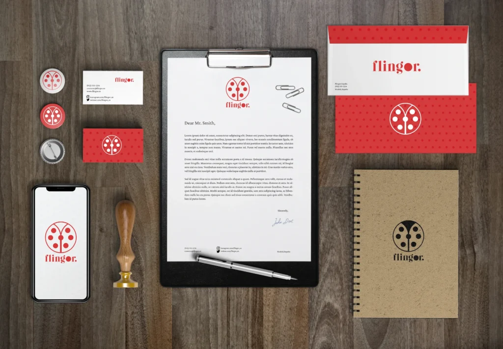 Mockup de la papelería corporativa de Flingor. Aplicando la identidad de marca.